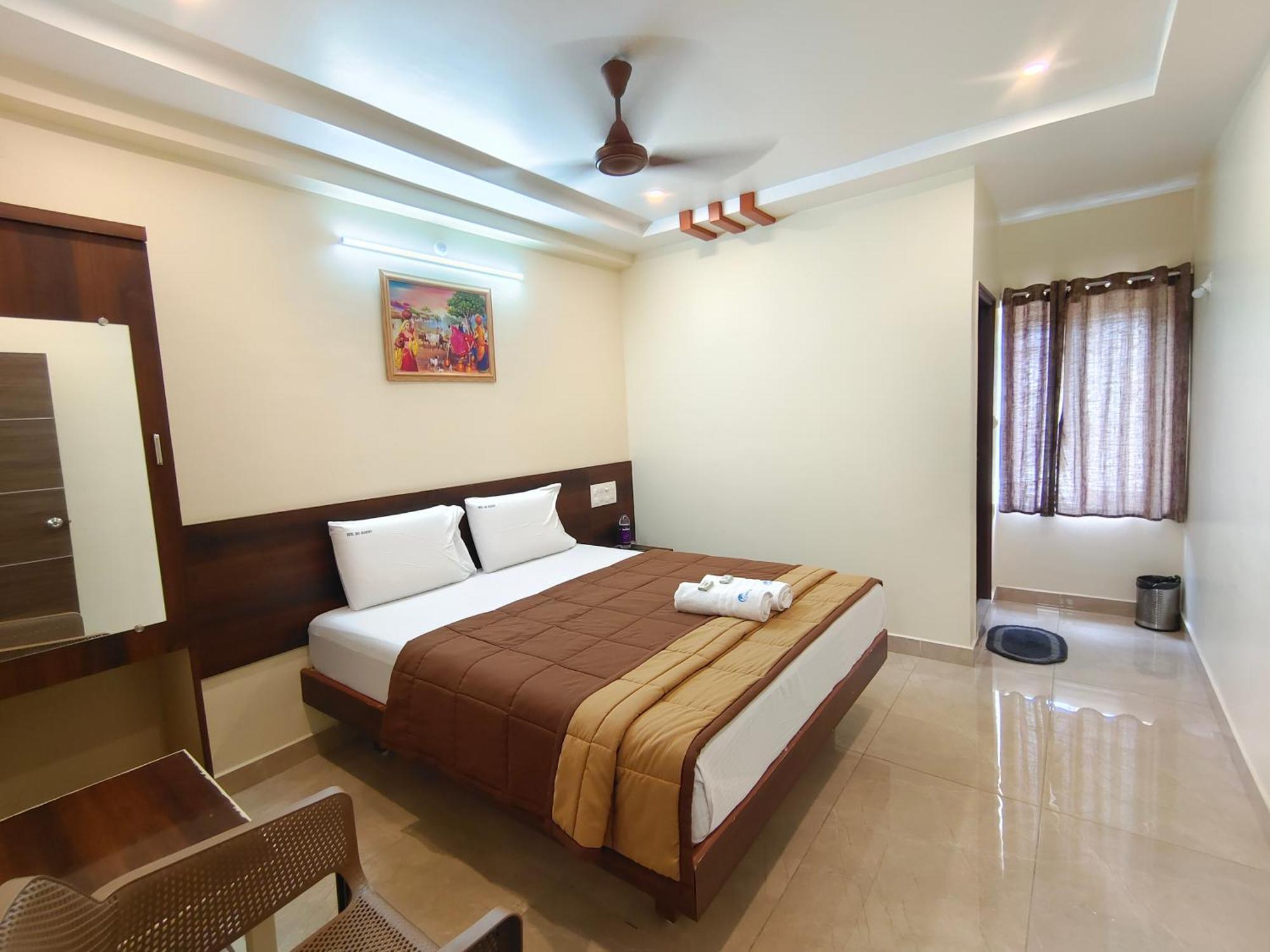 Hotel Dkr Grand Tirupati Extérieur photo