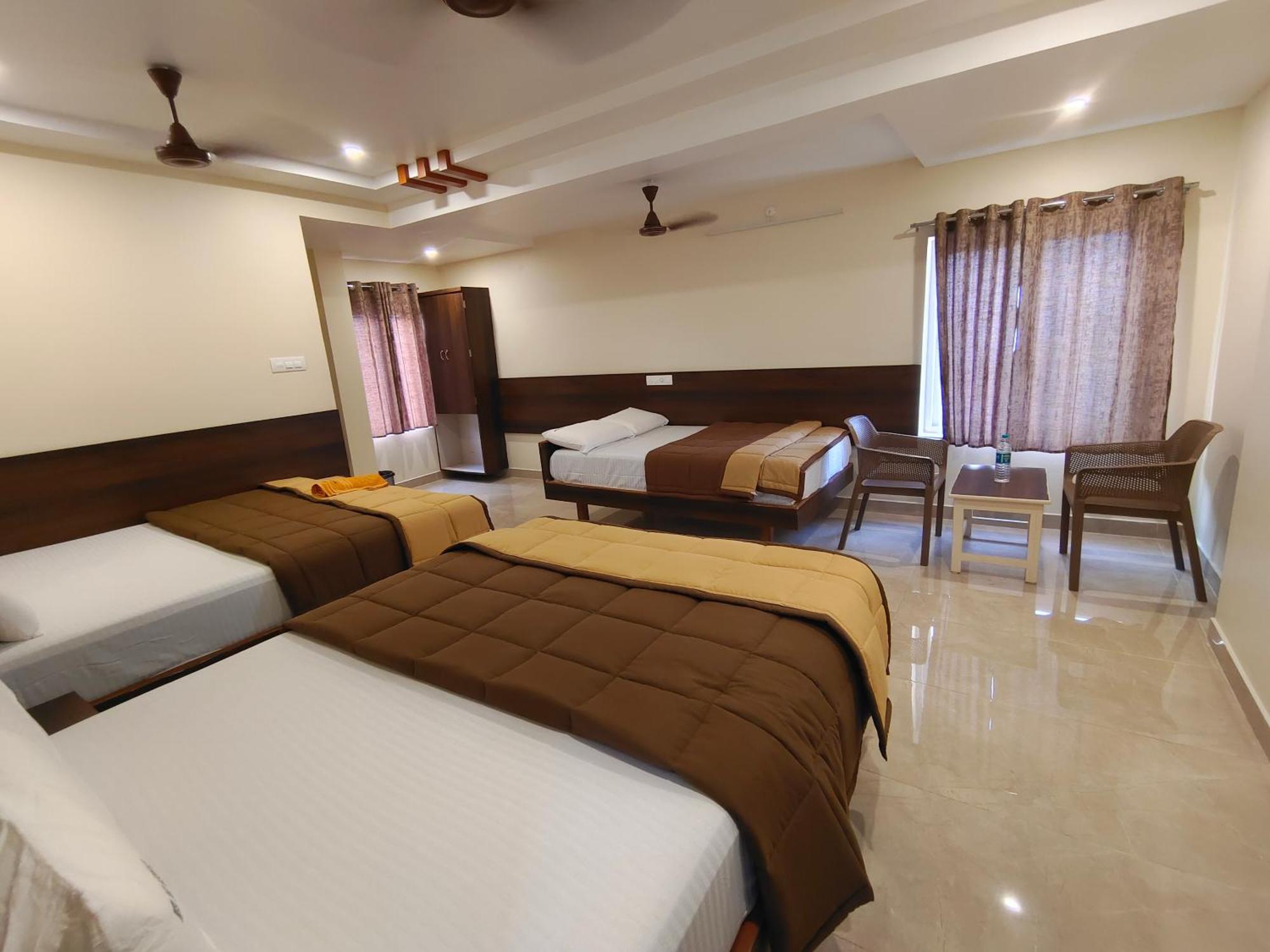 Hotel Dkr Grand Tirupati Extérieur photo