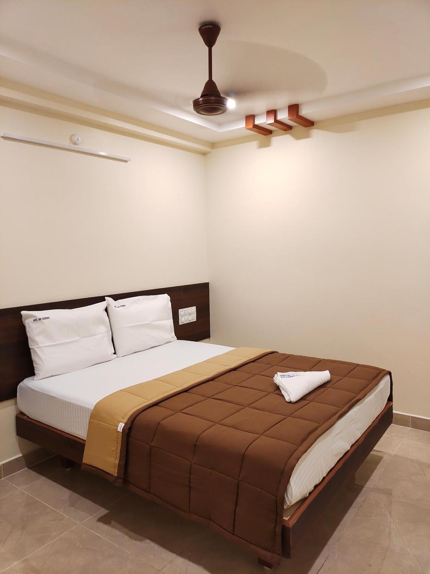 Hotel Dkr Grand Tirupati Extérieur photo